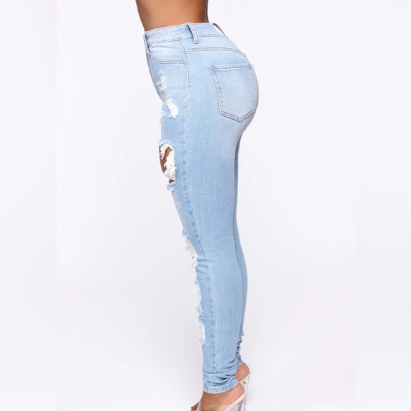 Stylish Light Blue Distressed Women Jeans - Picture 3 of 5